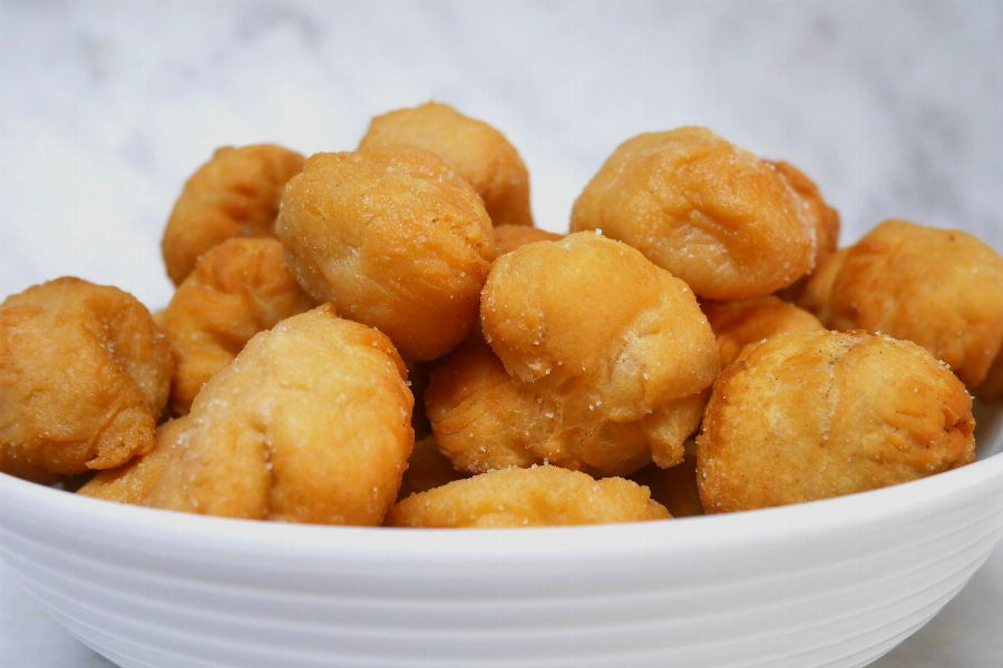 Frittierte Teigbällchen